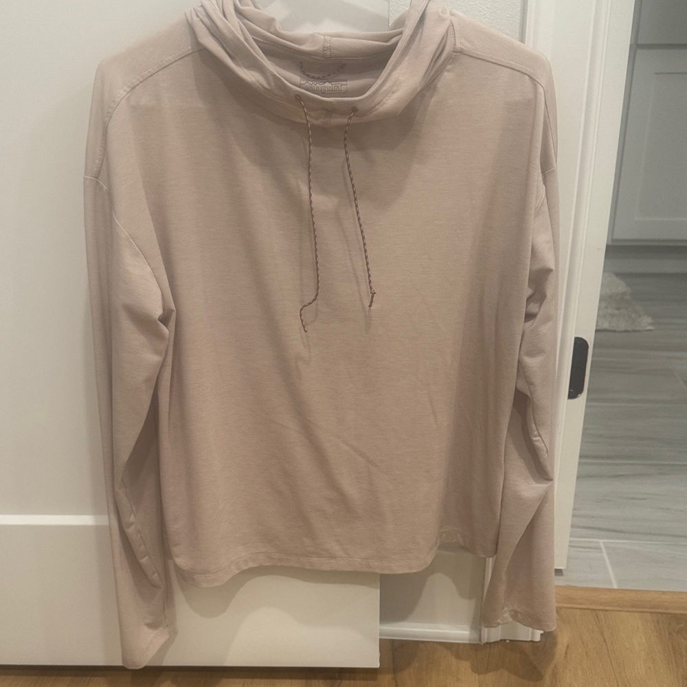 Patagonia Cream Hoodie with Drawstrings